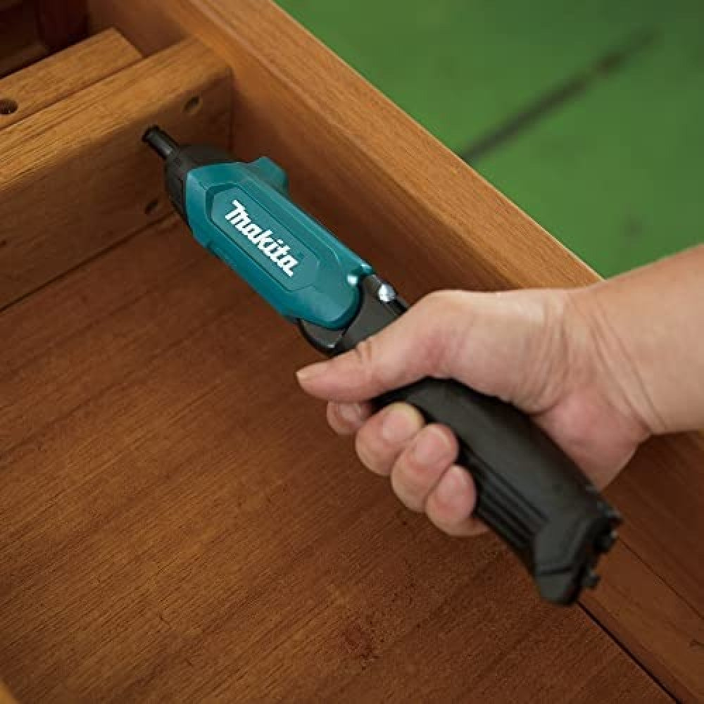 Makita Cordless Screw Driver Machine (With 81Pcs Bit Set), 3.6V, 4Nm, 0.36kg DF001DW