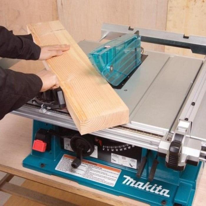 Makita Bench Saw 255mm (10 inch), 1650W, Cutting Capacity 91mm, 34.9 kg 2704N