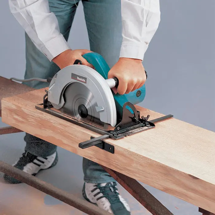 Makita Round Saw Machine 235mm (9-1/4 inch), 2000W, 4100rpm, 7.2kg N5900B