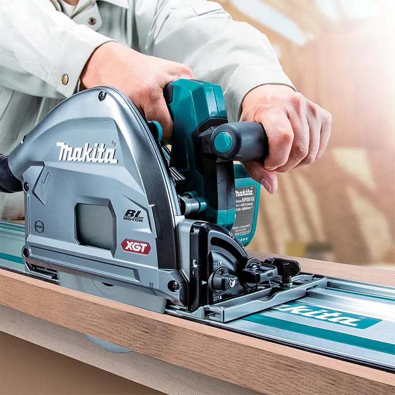 A person using a Makita circular saw guide rail system on a wooden board, with the Makita circular saw as the main product shown in a real-use scenario.